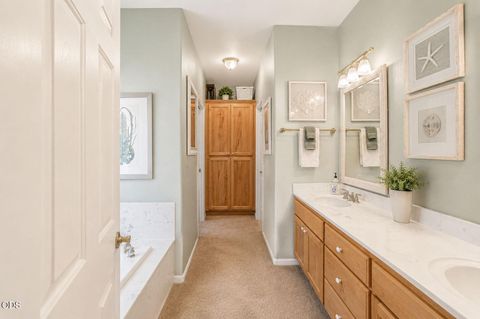 Tiny photo for 499 Ridgeway Avenue, Central Point, OR 97502 (MLS # 220224159)