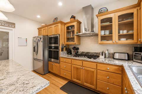 Tiny photo for 499 Ridgeway Avenue, Central Point, OR 97502 (MLS # 220224159)