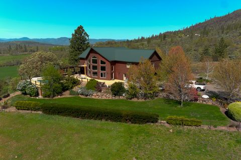 Tiny photo for 1881 Brophy Road, Eagle Point, OR 97524 (MLS # 220207898)