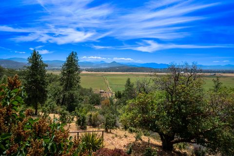 Tiny photo for 1881 Brophy Road, Eagle Point, OR 97524 (MLS # 220207898)