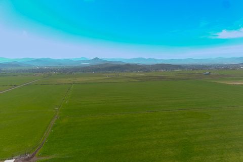 Tiny photo for 1881 Brophy Road, Eagle Point, OR 97524 (MLS # 220207898)