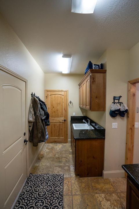 Tiny photo for 1881 Brophy Road, Eagle Point, OR 97524 (MLS # 220207898)