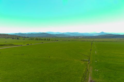 Tiny photo for 1881 Brophy Road, Eagle Point, OR 97524 (MLS # 220207898)