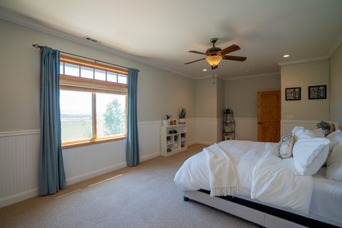 Tiny photo for 1881 Brophy Road, Eagle Point, OR 97524 (MLS # 220207898)