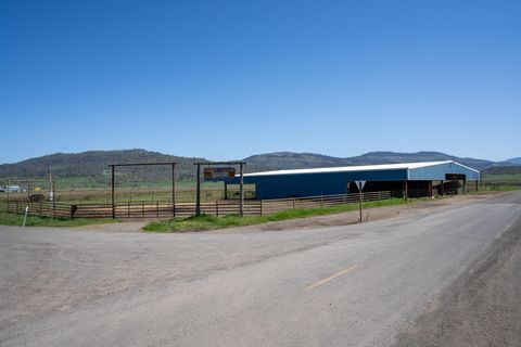 Tiny photo for 1881 Brophy Road, Eagle Point, OR 97524 (MLS # 220207898)