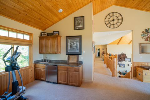 Tiny photo for 1881 Brophy Road, Eagle Point, OR 97524 (MLS # 220207898)