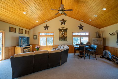 Tiny photo for 1881 Brophy Road, Eagle Point, OR 97524 (MLS # 220207898)