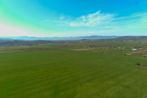 Tiny photo for 1881 Brophy Road, Eagle Point, OR 97524 (MLS # 220207898)