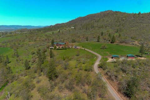 Tiny photo for 1881 Brophy Road, Eagle Point, OR 97524 (MLS # 220207898)