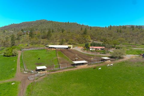 Tiny photo for 1881 Brophy Road, Eagle Point, OR 97524 (MLS # 220207898)