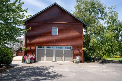 Tiny photo for 1881 Brophy Road, Eagle Point, OR 97524 (MLS # 220207898)