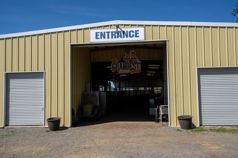 Tiny photo for 1881 Brophy Road, Eagle Point, OR 97524 (MLS # 220207898)