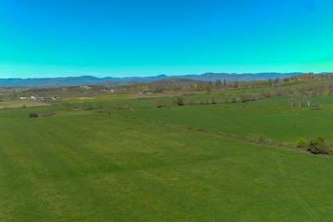 Tiny photo for 1881 Brophy Road, Eagle Point, OR 97524 (MLS # 220207898)