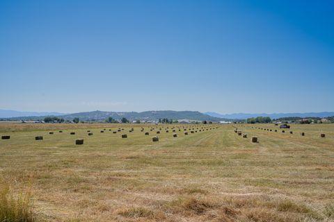 Tiny photo for 1881 Brophy Road, Eagle Point, OR 97524 (MLS # 220207898)