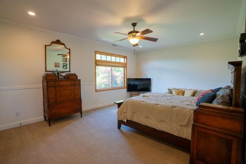 Tiny photo for 1881 Brophy Road, Eagle Point, OR 97524 (MLS # 220207898)