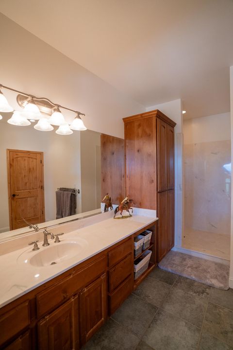 Tiny photo for 1881 Brophy Road, Eagle Point, OR 97524 (MLS # 220207898)