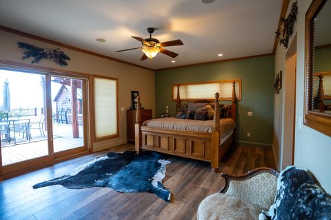 Tiny photo for 1881 Brophy Road, Eagle Point, OR 97524 (MLS # 220207898)