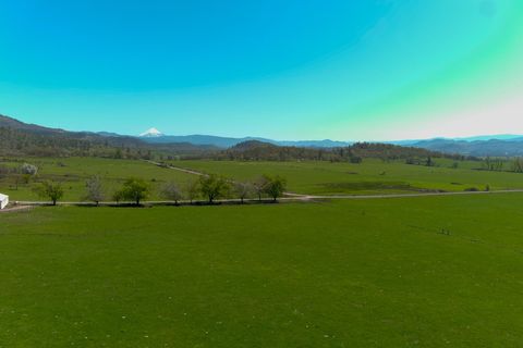 Tiny photo for 1881 Brophy Road, Eagle Point, OR 97524 (MLS # 220207898)