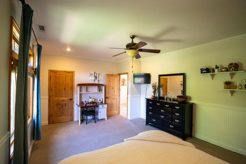 Tiny photo for 1881 Brophy Road, Eagle Point, OR 97524 (MLS # 220207898)
