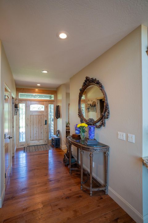 Tiny photo for 1881 Brophy Road, Eagle Point, OR 97524 (MLS # 220207898)