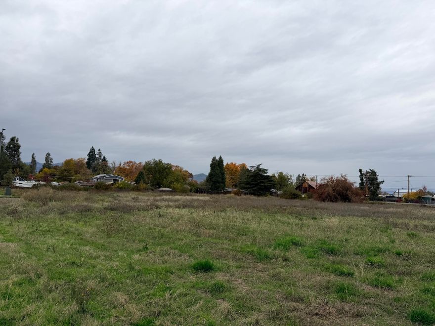 Discover 2.85 acres of opportunity! This property is zoned for building and perfectly situated between Jacksonville and Medford—ideal for investors or builders looking to expand their portfolio. Surrounded by other buildable lots, this location offers both growth potential and convenience. Don't miss your chance to secure land in one of Southern Oregon's faast growing communities.  Buyer to do their due diligence