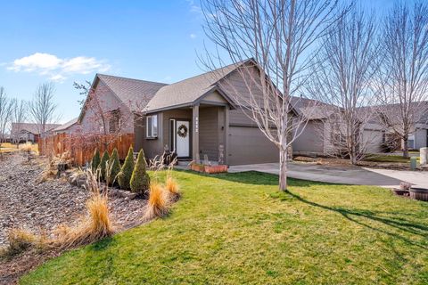 2748 NE 6th Drive Redmond OR 97756