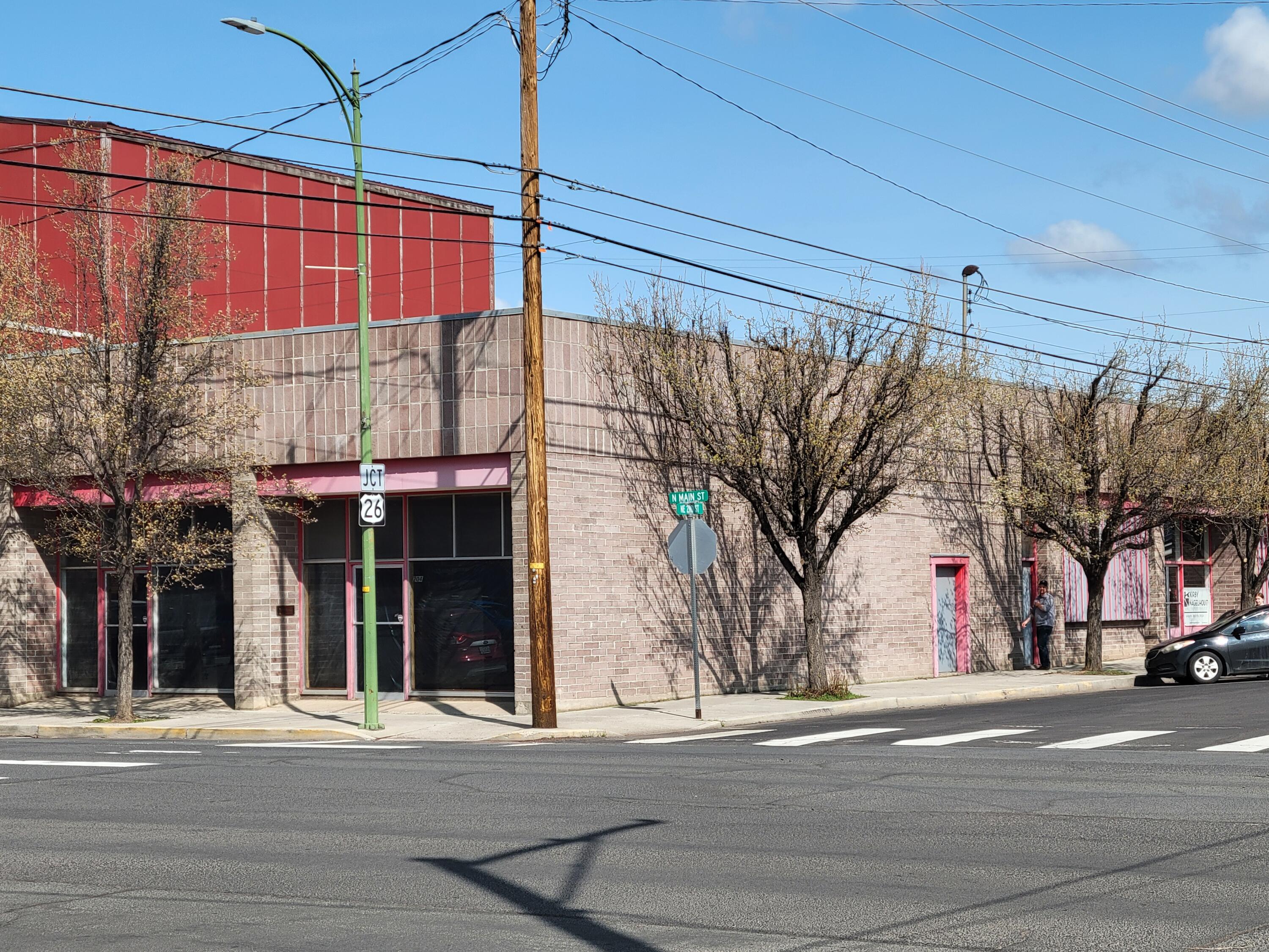 137 NE 2nd Street