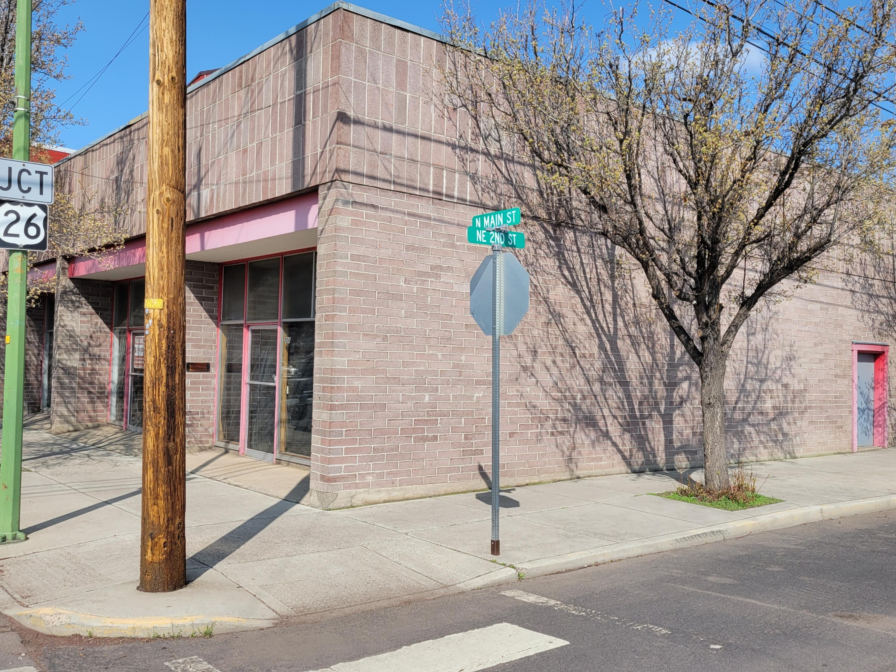 137 NE 2nd Street