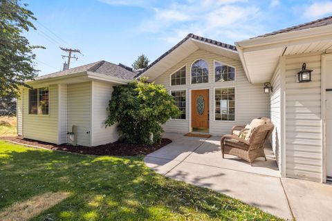 Tiny photo for 1710 Alisa Lane, Klamath Falls, OR 97601 (MLS # 220215724)