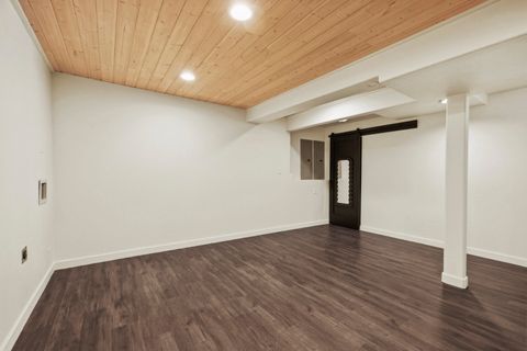 Tiny photo for 1710 Alisa Lane, Klamath Falls, OR 97601 (MLS # 220215724)