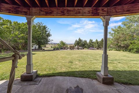 Tiny photo for 1710 Alisa Lane, Klamath Falls, OR 97601 (MLS # 220215724)