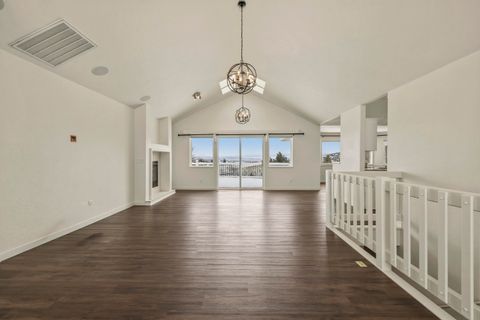 Tiny photo for 1710 Alisa Lane, Klamath Falls, OR 97601 (MLS # 220215724)