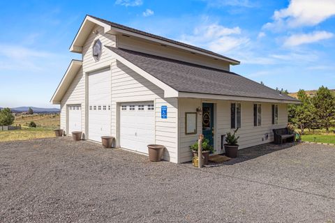 Tiny photo for 1710 Alisa Lane, Klamath Falls, OR 97601 (MLS # 220215724)