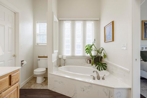 Tiny photo for 1710 Alisa Lane, Klamath Falls, OR 97601 (MLS # 220215724)