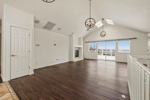 Tiny photo for 1710 Alisa Lane, Klamath Falls, OR 97601 (MLS # 220215724)