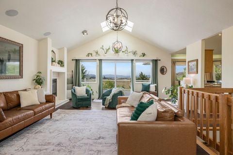 Tiny photo for 1710 Alisa Lane, Klamath Falls, OR 97601 (MLS # 220215724)