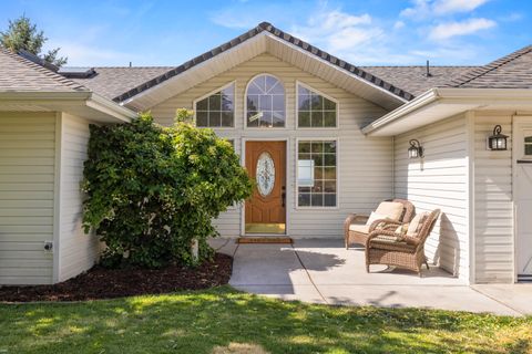 Tiny photo for 1710 Alisa Lane, Klamath Falls, OR 97601 (MLS # 220215724)