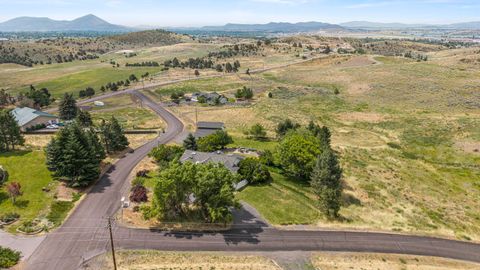 Tiny photo for 1710 Alisa Lane, Klamath Falls, OR 97601 (MLS # 220215724)