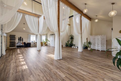 Tiny photo for 1710 Alisa Lane, Klamath Falls, OR 97601 (MLS # 220215724)