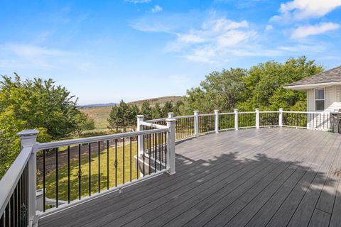 Tiny photo for 1710 Alisa Lane, Klamath Falls, OR 97601 (MLS # 220215724)