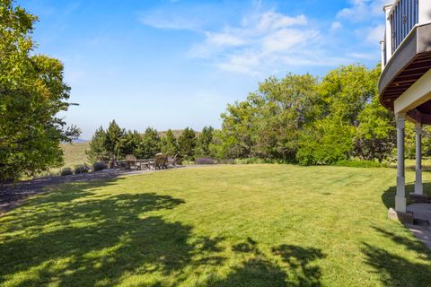 Tiny photo for 1710 Alisa Lane, Klamath Falls, OR 97601 (MLS # 220215724)