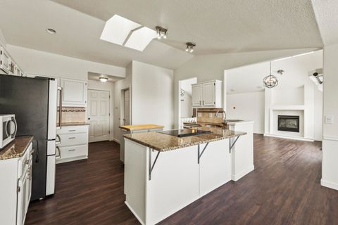 Tiny photo for 1710 Alisa Lane, Klamath Falls, OR 97601 (MLS # 220215724)