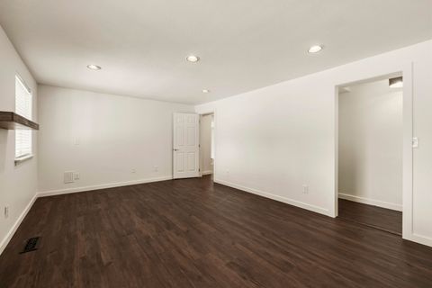 Tiny photo for 1710 Alisa Lane, Klamath Falls, OR 97601 (MLS # 220215724)