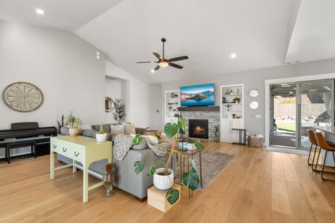 Tiny photo for 523 W La Strada Circle, Medford, OR 97504 (MLS # 220224240)
