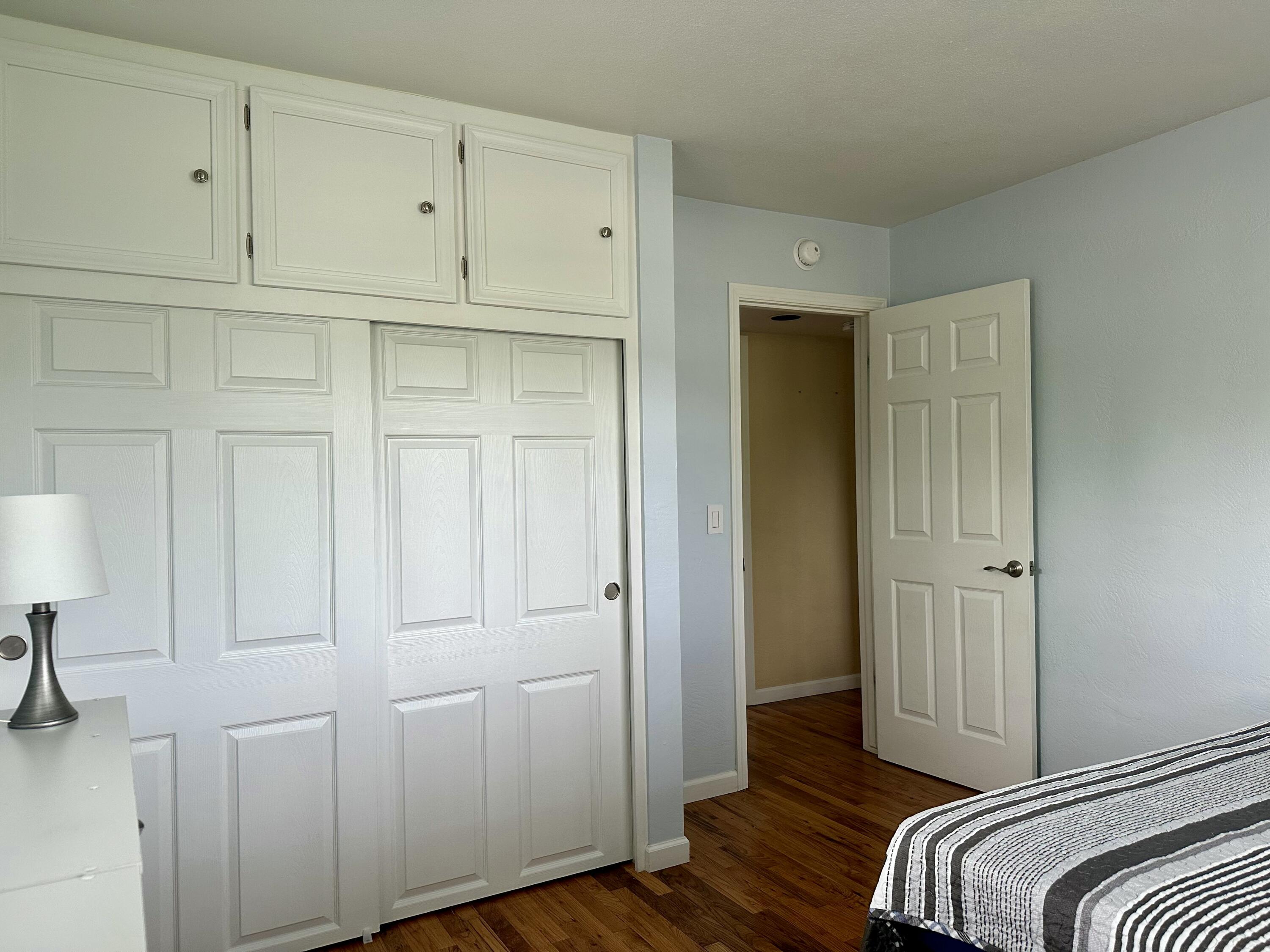 Country Club Manor - Residential