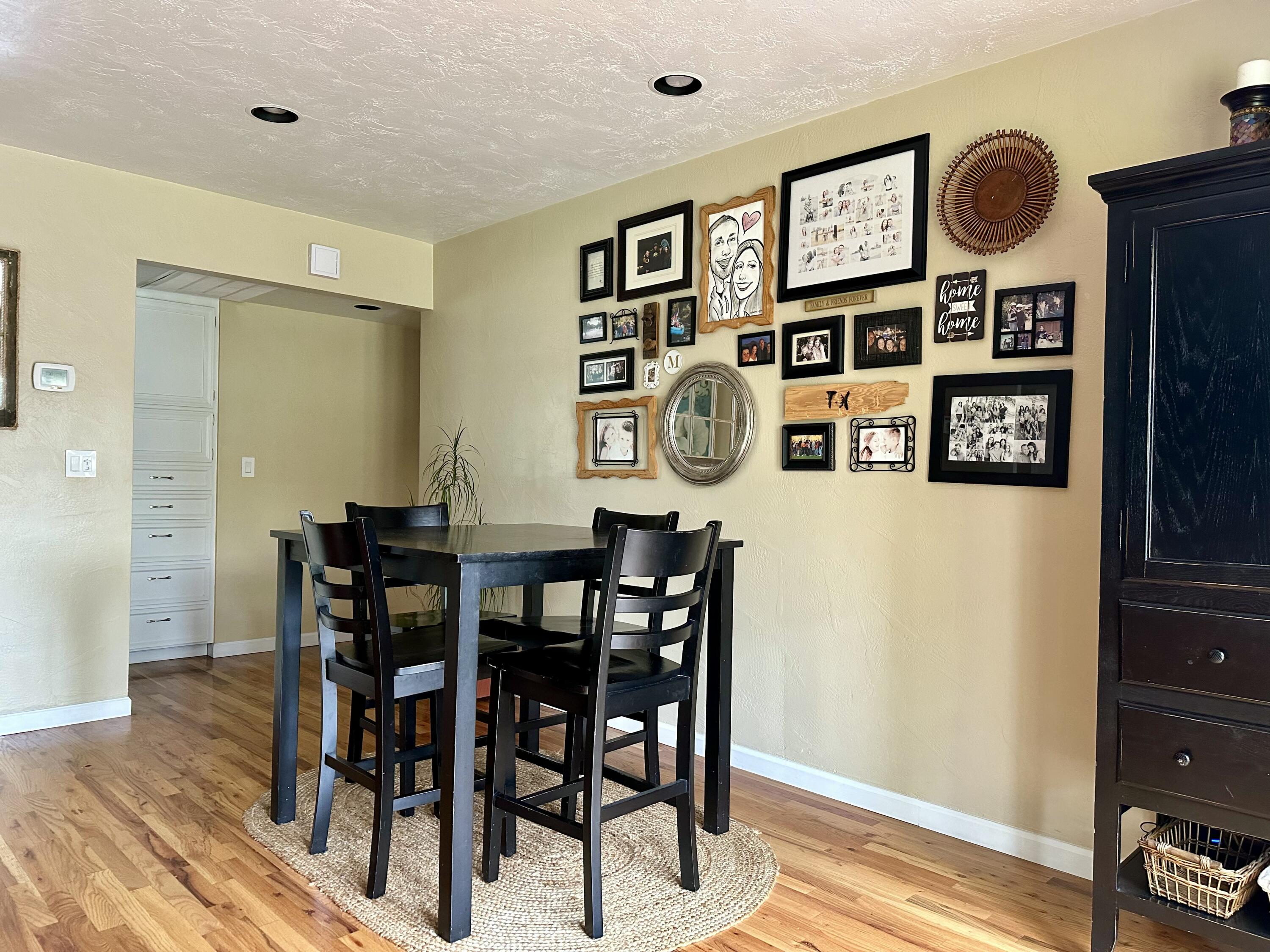 Country Club Manor - Residential