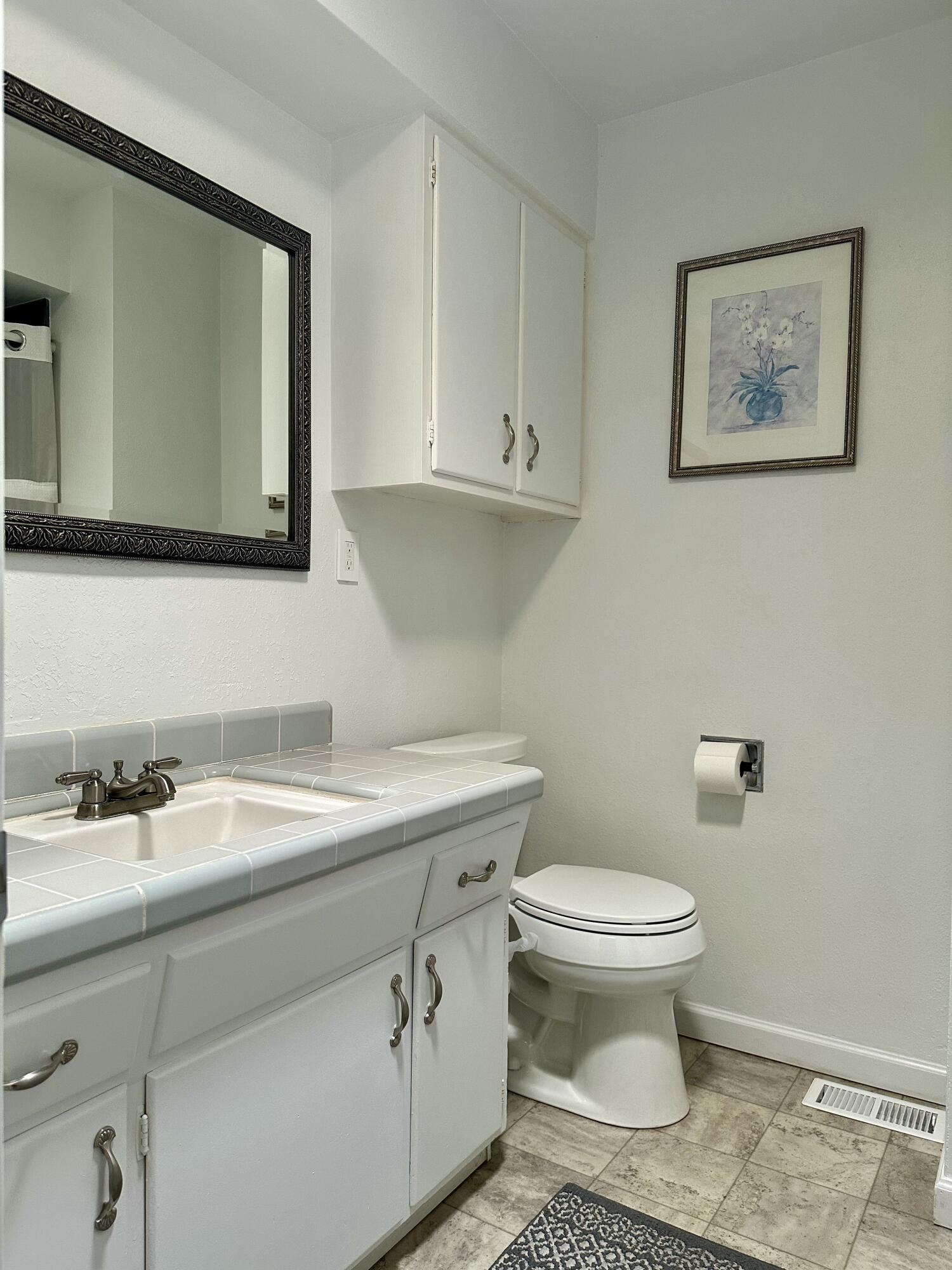 Country Club Manor - Residential