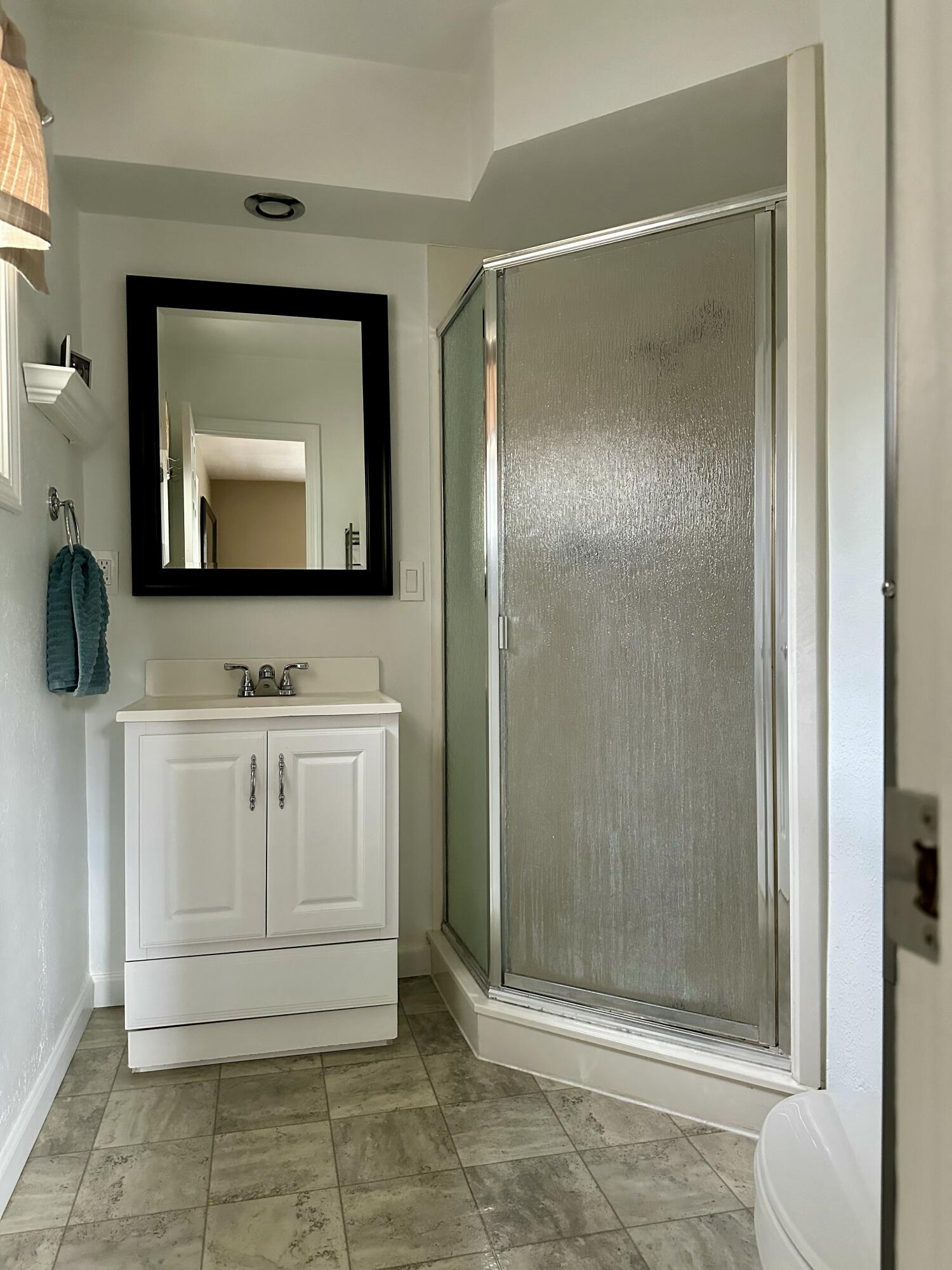 Country Club Manor - Residential