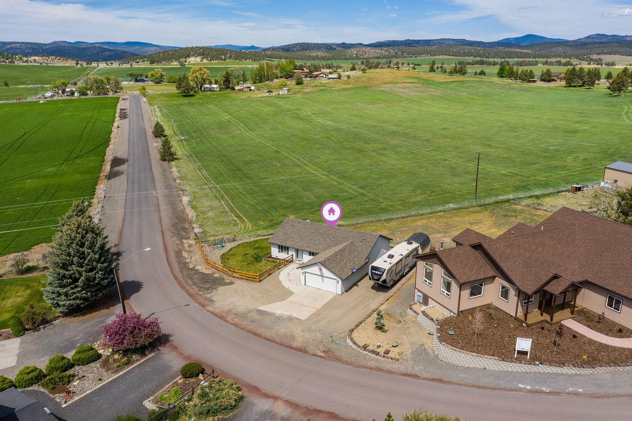 3276 NE Yellowpine Road