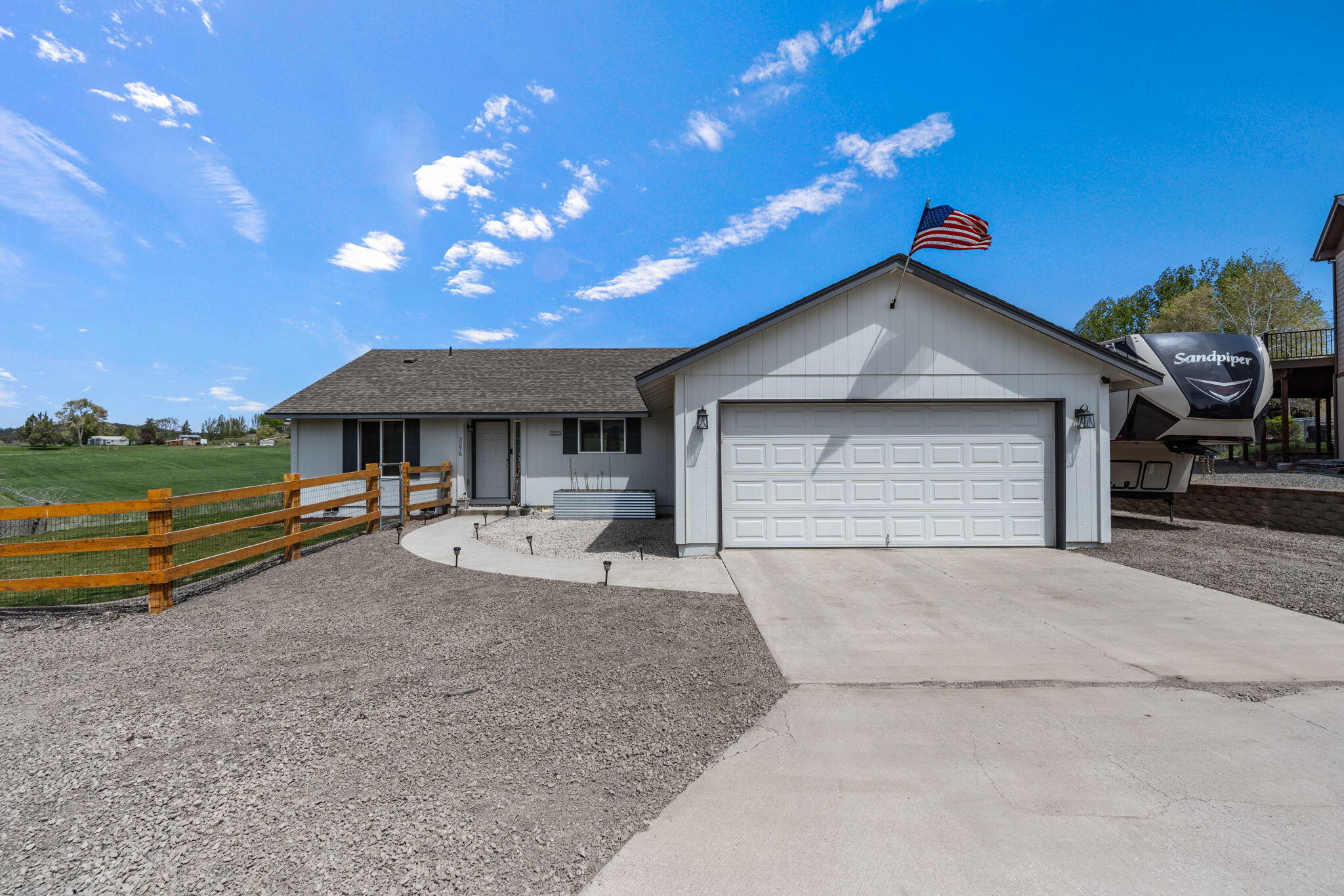 3276 NE Yellowpine Road